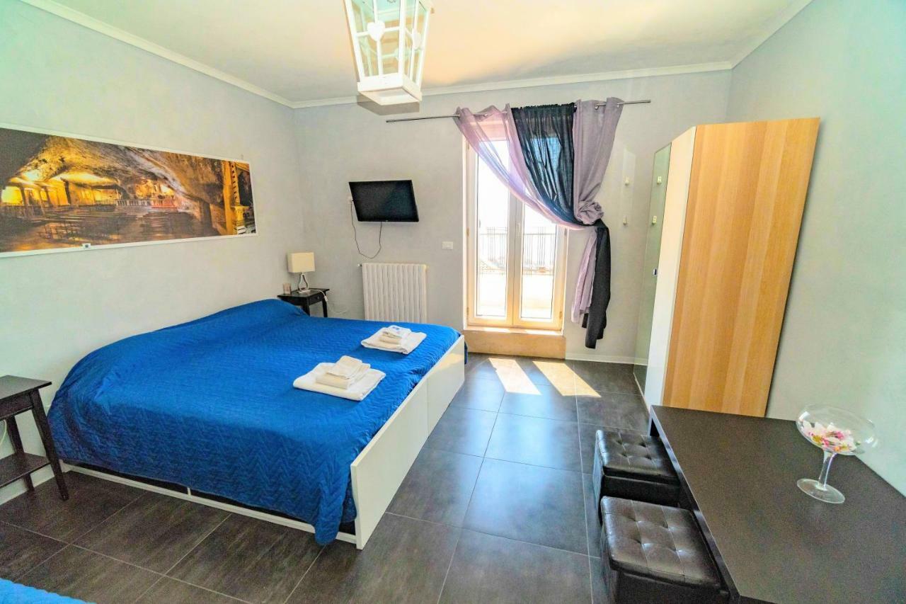 Rooms Gli Arcangeli 2 - Affitti Brevi Italia Monte SantʼAngelo Exterior foto