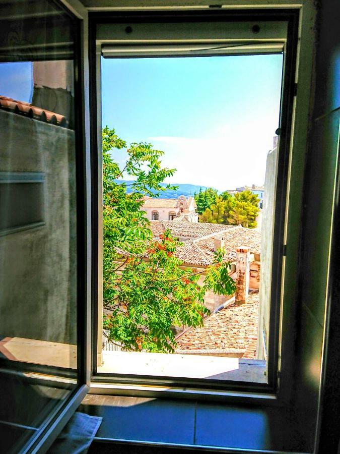 Rooms Gli Arcangeli 2 - Affitti Brevi Italia Monte SantʼAngelo Exterior foto