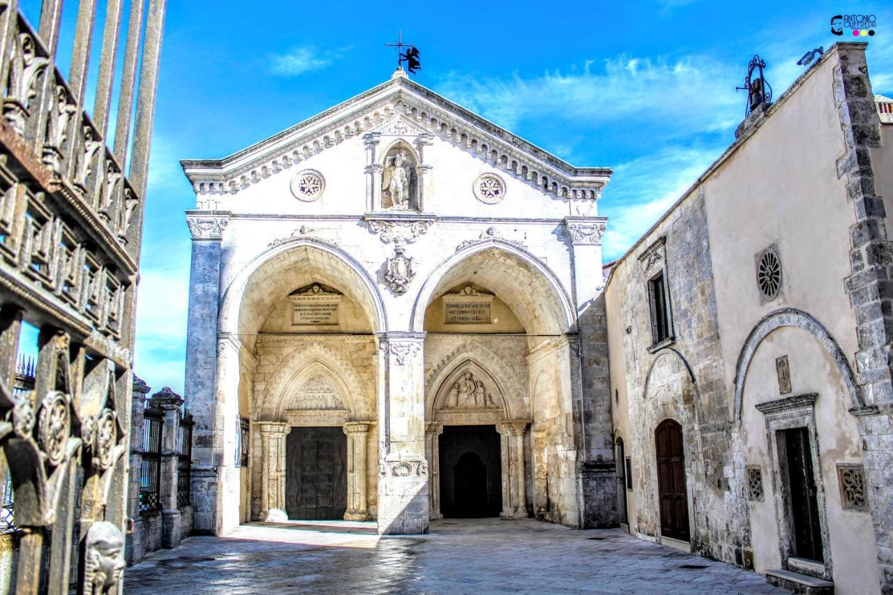 Rooms Gli Arcangeli 2 - Affitti Brevi Italia Monte SantʼAngelo Exterior foto