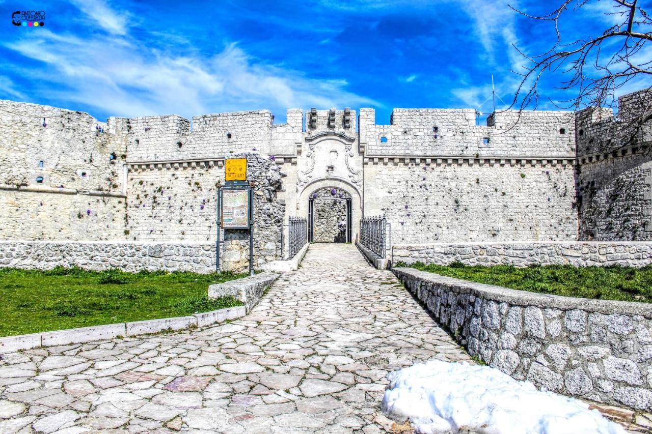 Rooms Gli Arcangeli 2 - Affitti Brevi Italia Monte SantʼAngelo Exterior foto